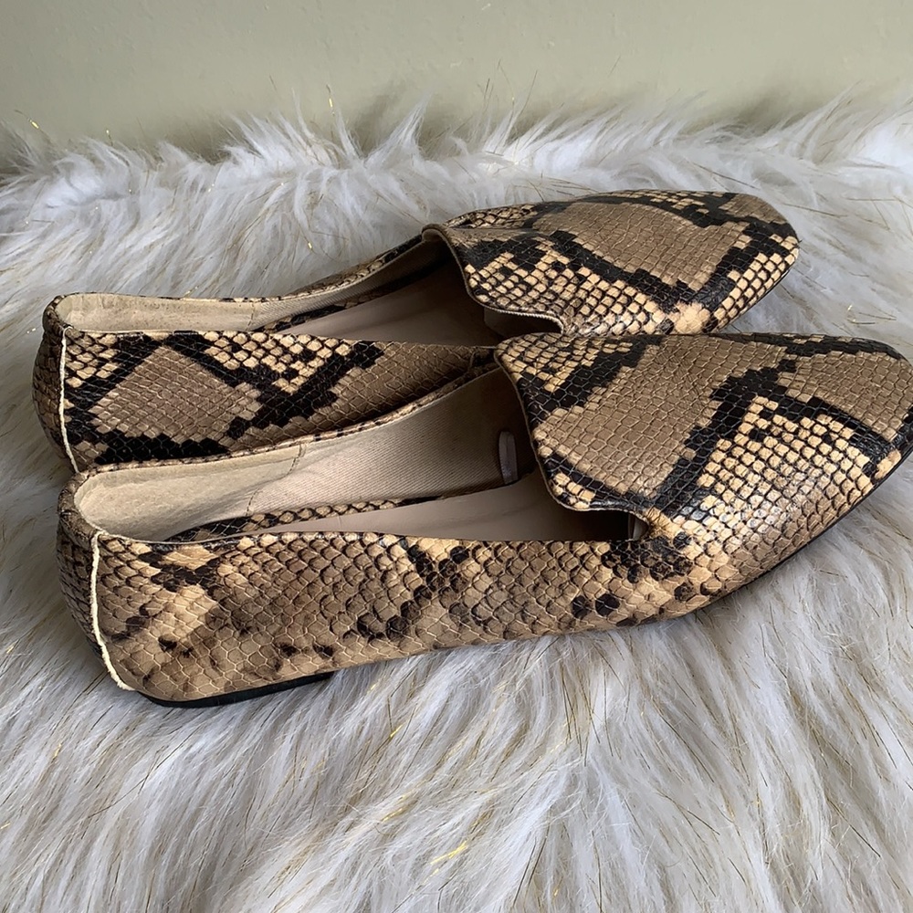 Zara ⬇️ snake print flats shoes 9.5 (euro 40)